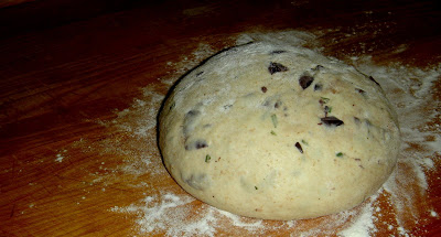 Sometimes nothing satisfies like warm bread and butter. These rosemary-olive pull-apart dinner rolls release steam as they are separated and are delicious when served immediately with softened butter. // alexandracooks.com Sometimes nothing satisfies like warm bread and butter. These rosemary-olive pull-apart dinner rolls release steam as they are separated and are delicious when served immediately with softened butter. // alexandracooks.com