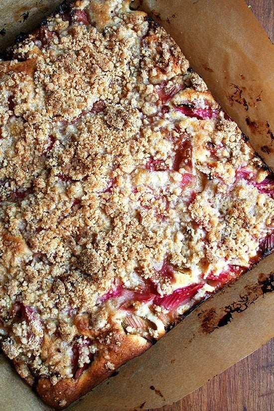 rhubarb buckle