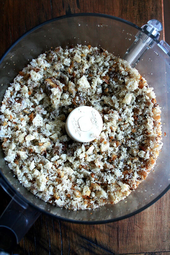 walnut breadcrumbs