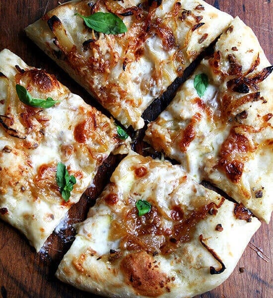 caramelized onion pizza