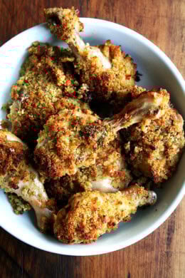 After marinating in dijon mustard and buttermilk, these mustard roasted chicken legs are topped with a layer of herbed bread crumbs, which crisp up beautifully in the oven and taste absolutely divine.