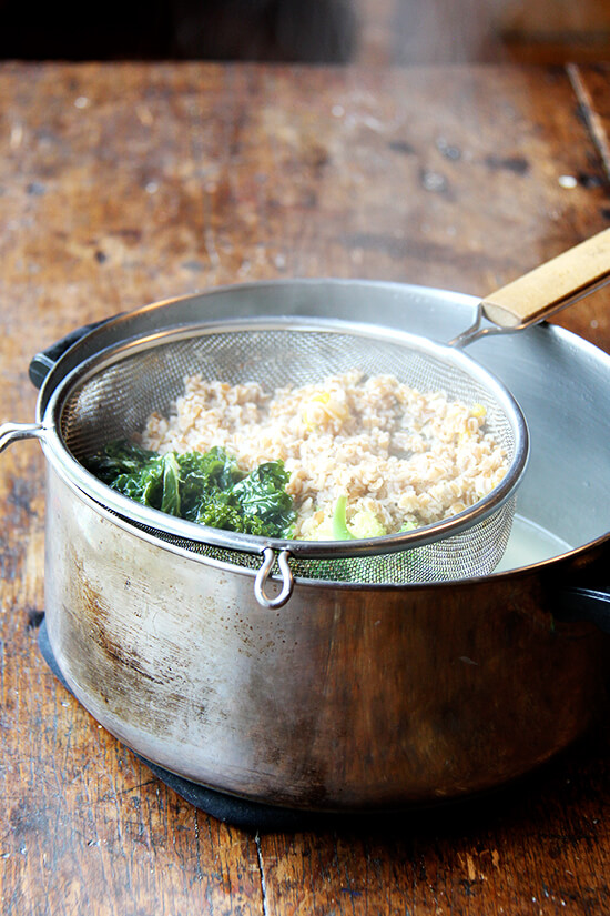 resteaming cooked wheat berriesandgreens