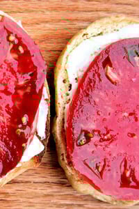 tomato, cream cheese, bagel