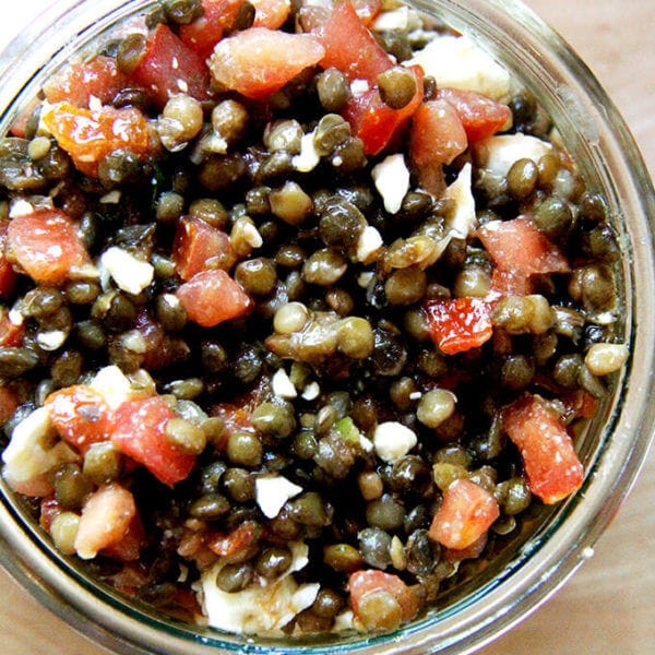 A bowl of 3-ingredient lentil salad.