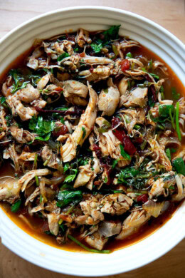 A bowl of Instant Pot chicken tinga.