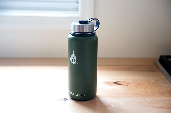 A waterbottle.