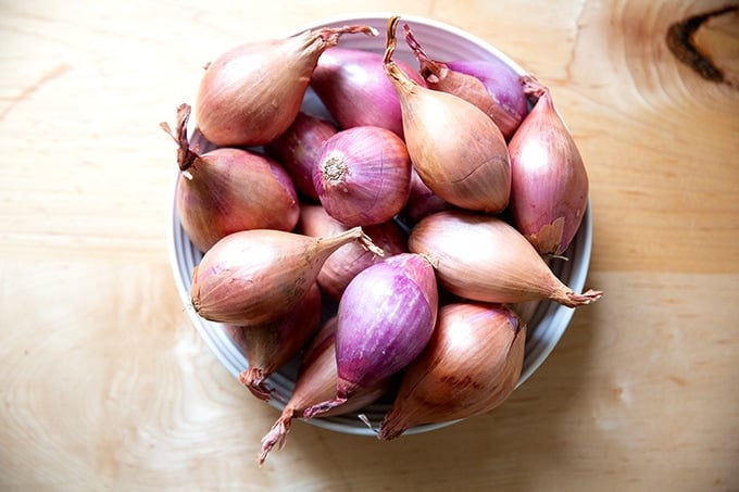 A bowl of shallots.
